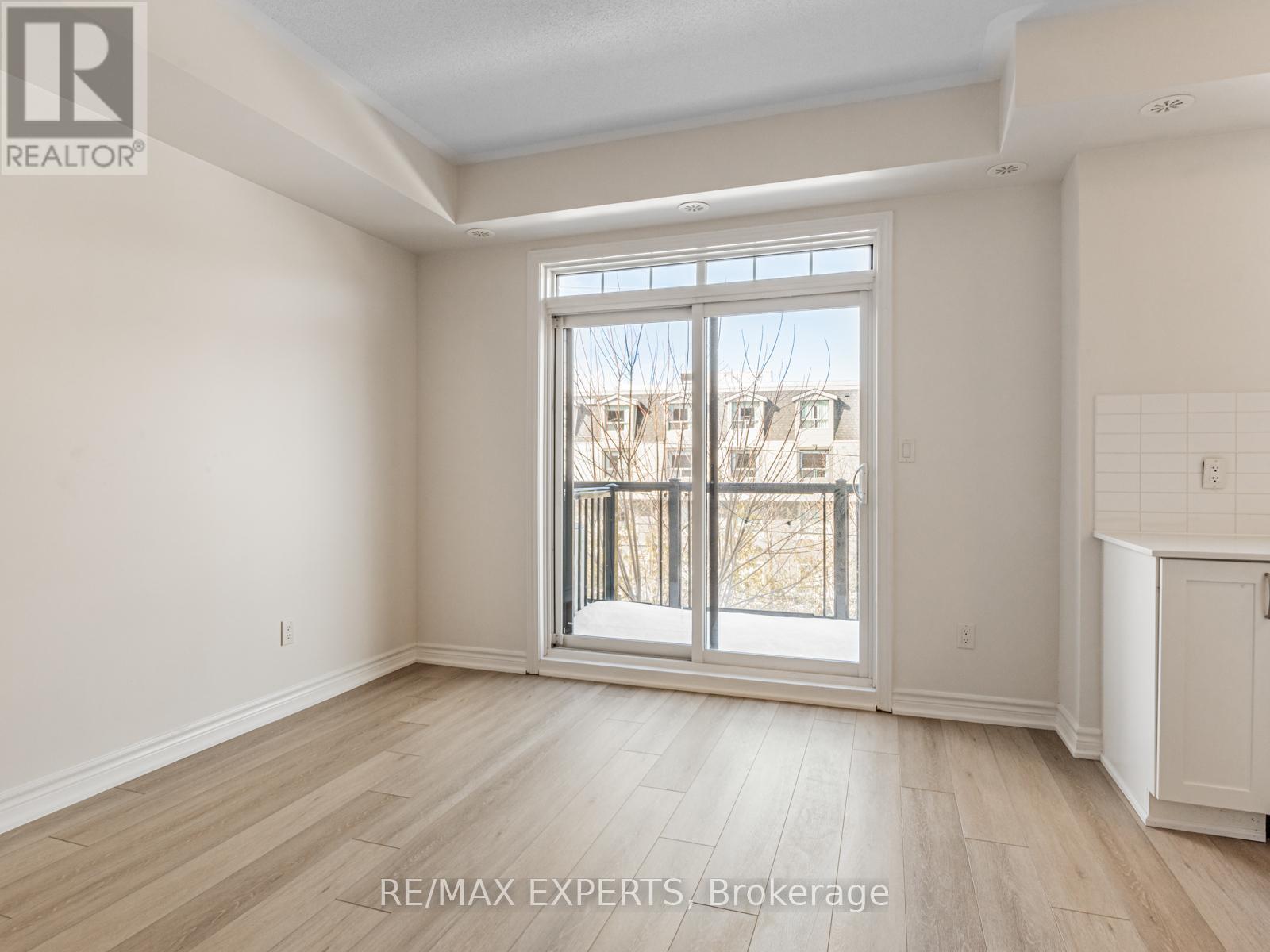 303 - 199 Pine Grove Road, Vaughan, Ontario  L4L 0H8 - Photo 6 - N12537906