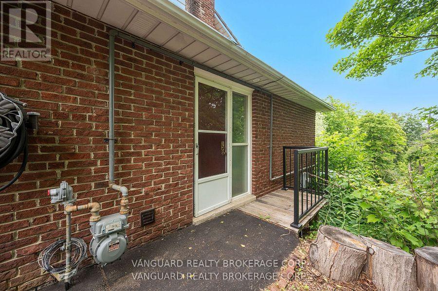 80 Kleins Crescent, Vaughan, Ontario  L0J 1C0 - Photo 8 - N12538020