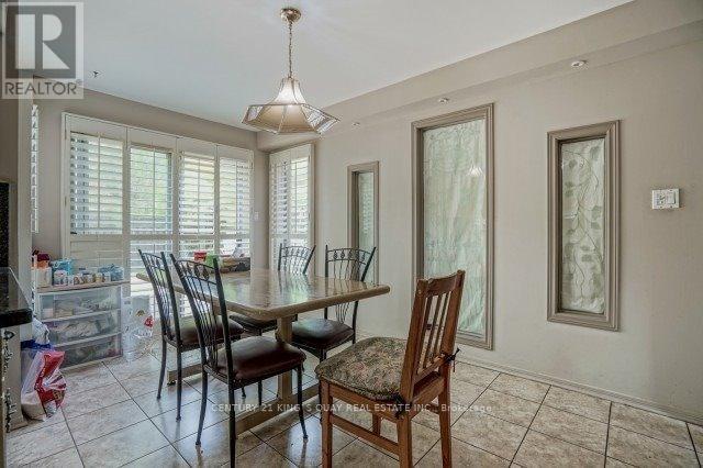 18 Brookshire Circle, Markham, Ontario  L3T 7B1 - Photo 6 - N12538056