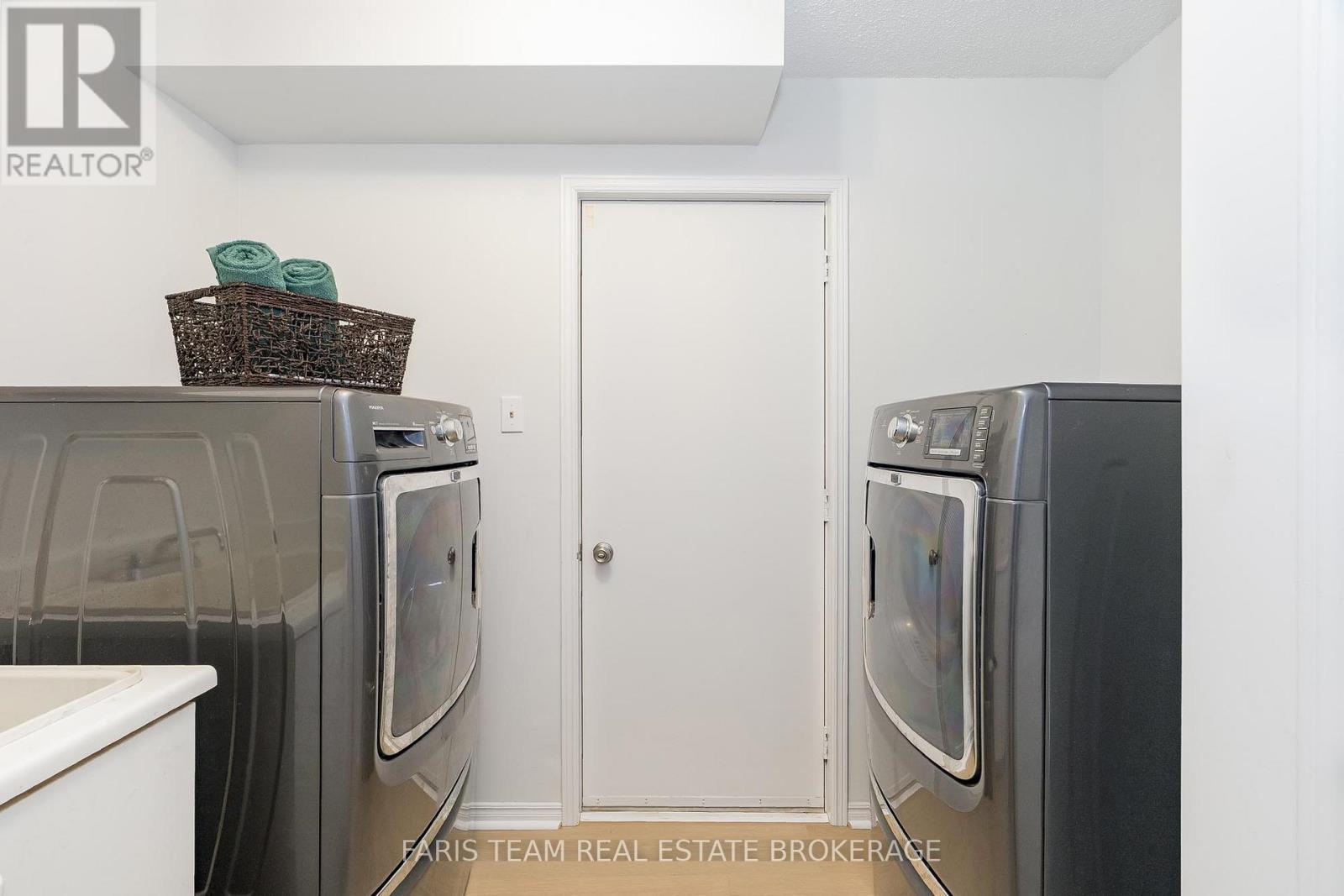 2 Heritage Road, Innisfil, Ontario  L0L 1L0 - Photo 22 - N12538106