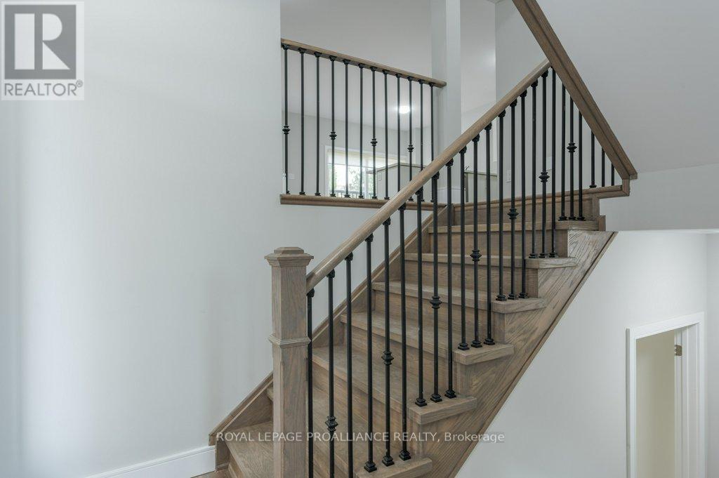 18 - 550 Brealey Drive, Peterborough, Ontario  K9K 2R7 - Photo 4 - X12538224