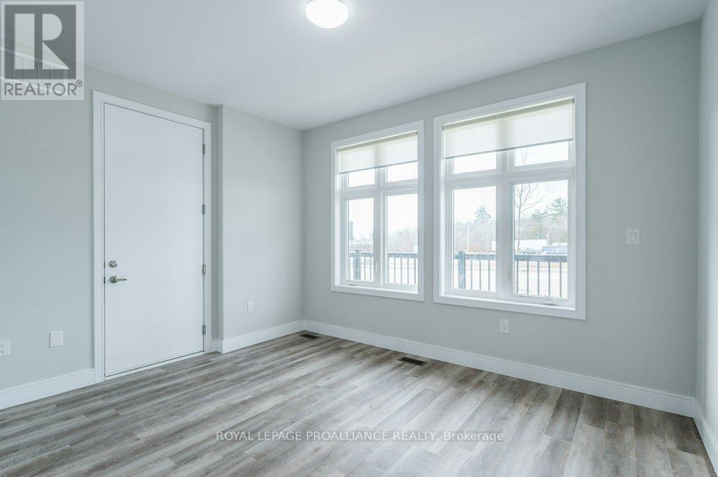 18 - 550 Brealey Drive, Peterborough, Ontario  K9K 2R7 - Photo 6 - X12538224