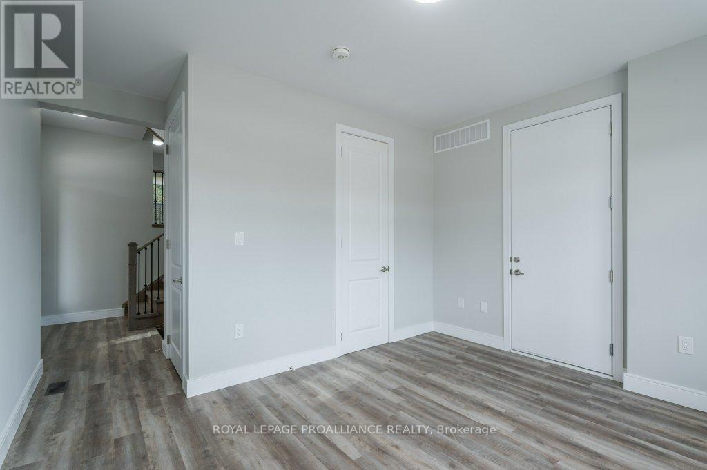 18 - 550 Brealey Drive, Peterborough, Ontario  K9K 2R7 - Photo 7 - X12538224