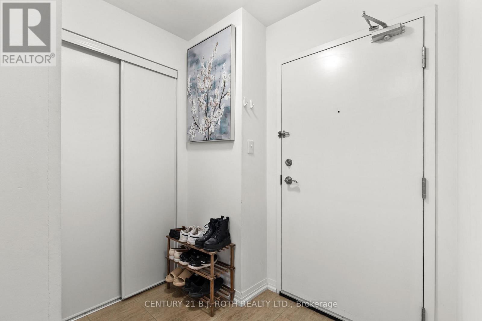 103 - 300 Essa Road, Barrie, Ontario  L4J 0B9 - Photo 4 - S12537916