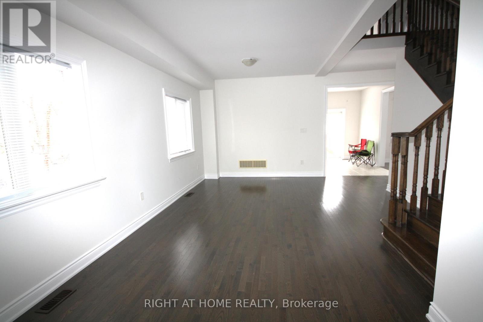 66 White Crescent, Barrie, Ontario  L4N 5Z9 - Photo 7 - S12537952