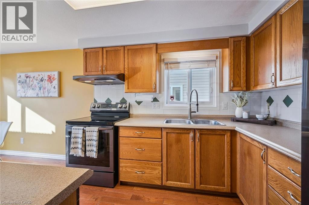 90 Highbrook Street, Kitchener, Ontario  N2E 3P3 - Photo 6 - 40779101