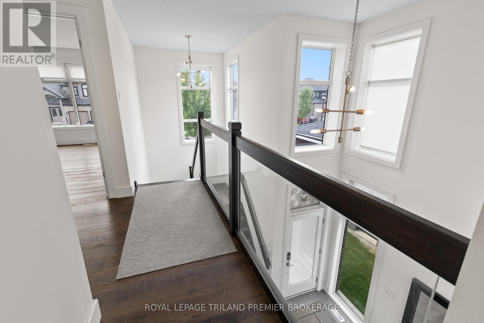 2054 Wateroak Drive, London North, Ontario N6G 5B4 - Photo 21 - X12538220