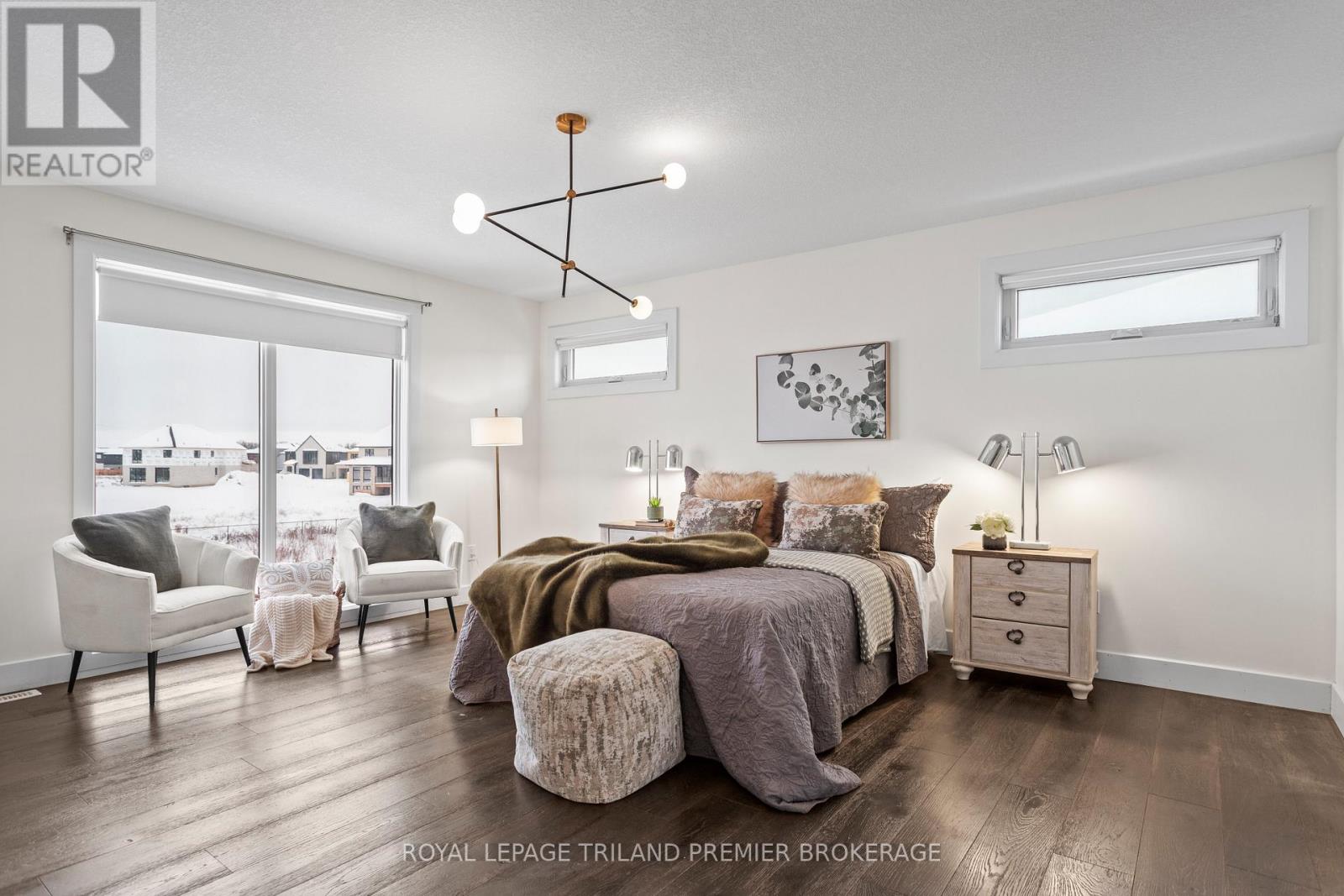 2054 Wateroak Drive, London North, Ontario N6G 5B4 - Photo 22 - X12538220