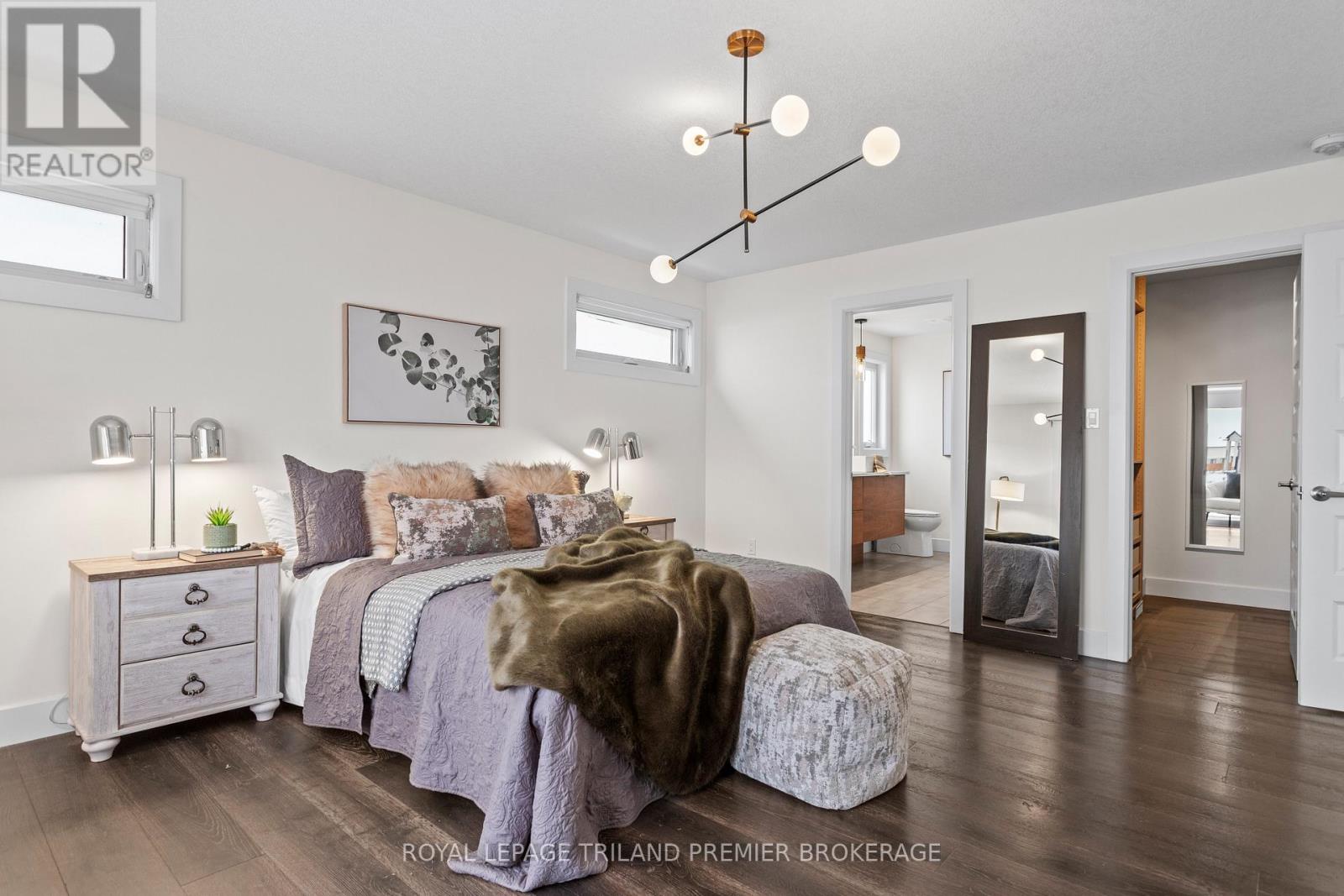 2054 Wateroak Drive, London North, Ontario N6G 5B4 - Photo 23 - X12538220