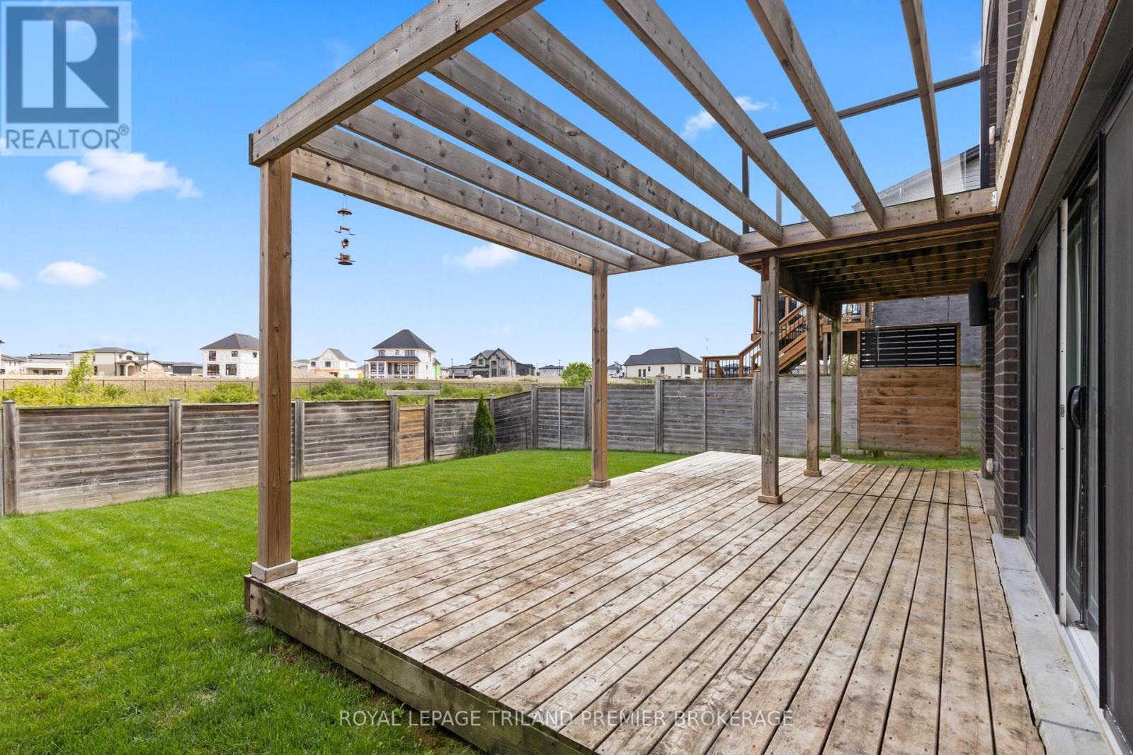 2054 Wateroak Drive, London North, Ontario N6G 5B4 - Photo 48 - X12538220