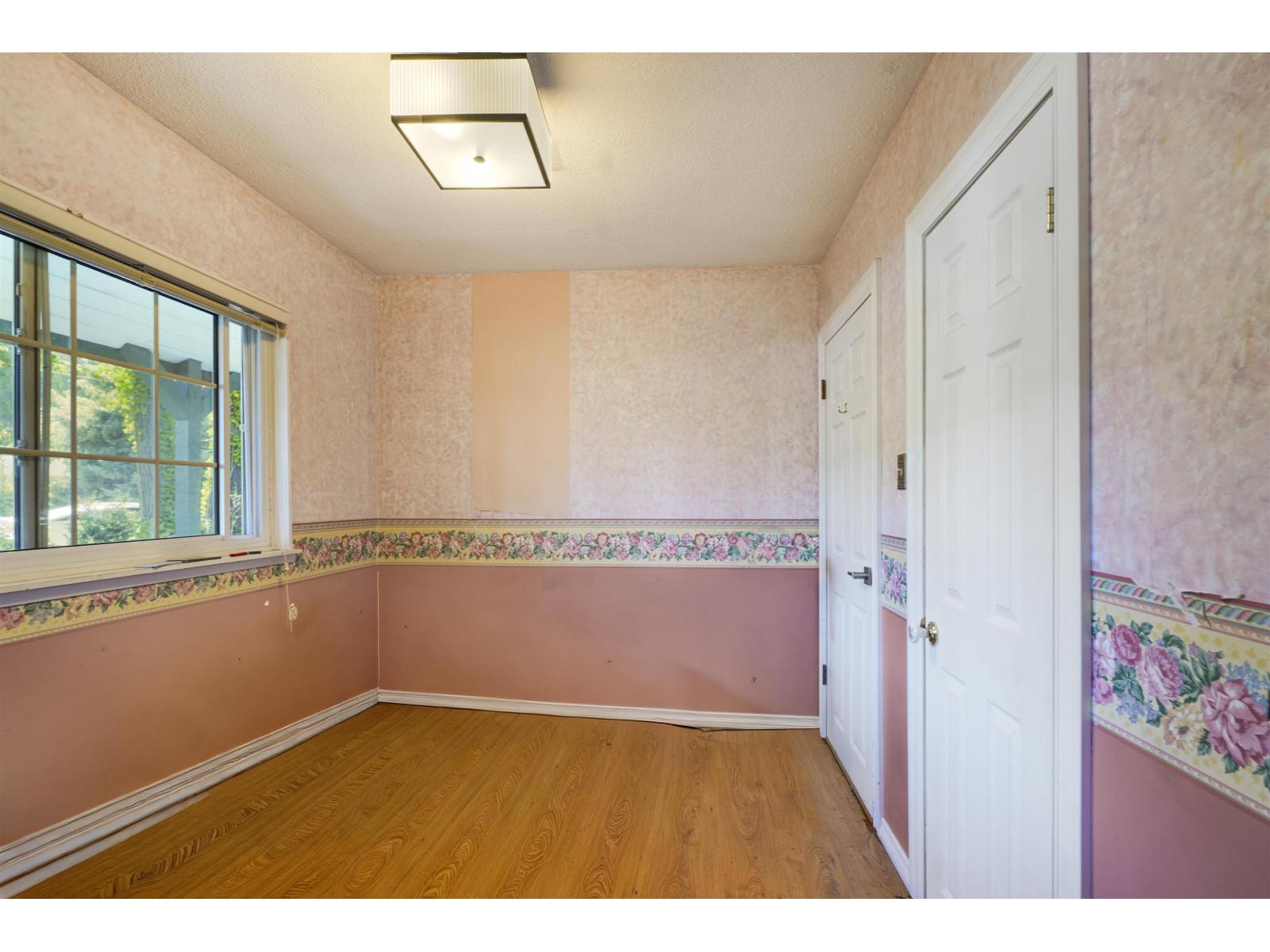 14957 Kew Dr Street, Surrey, British Columbia  V3R 4Y1 - Photo 5 - R3066562