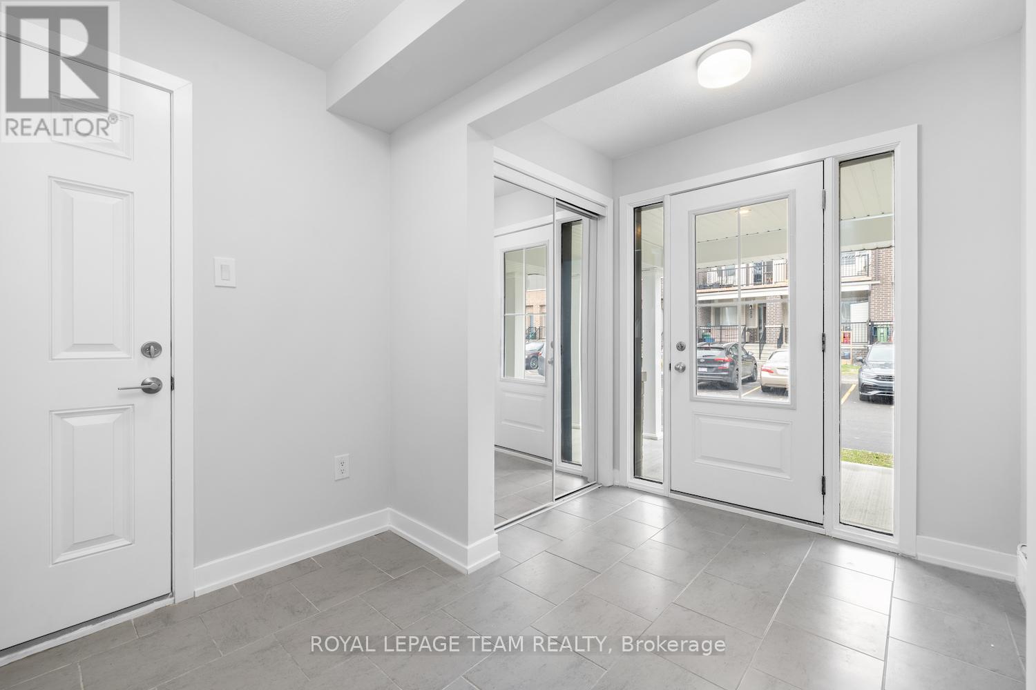 142 Anthracite Private, Ottawa, Ontario  K2J 7C8 - Photo 3 - X12538174