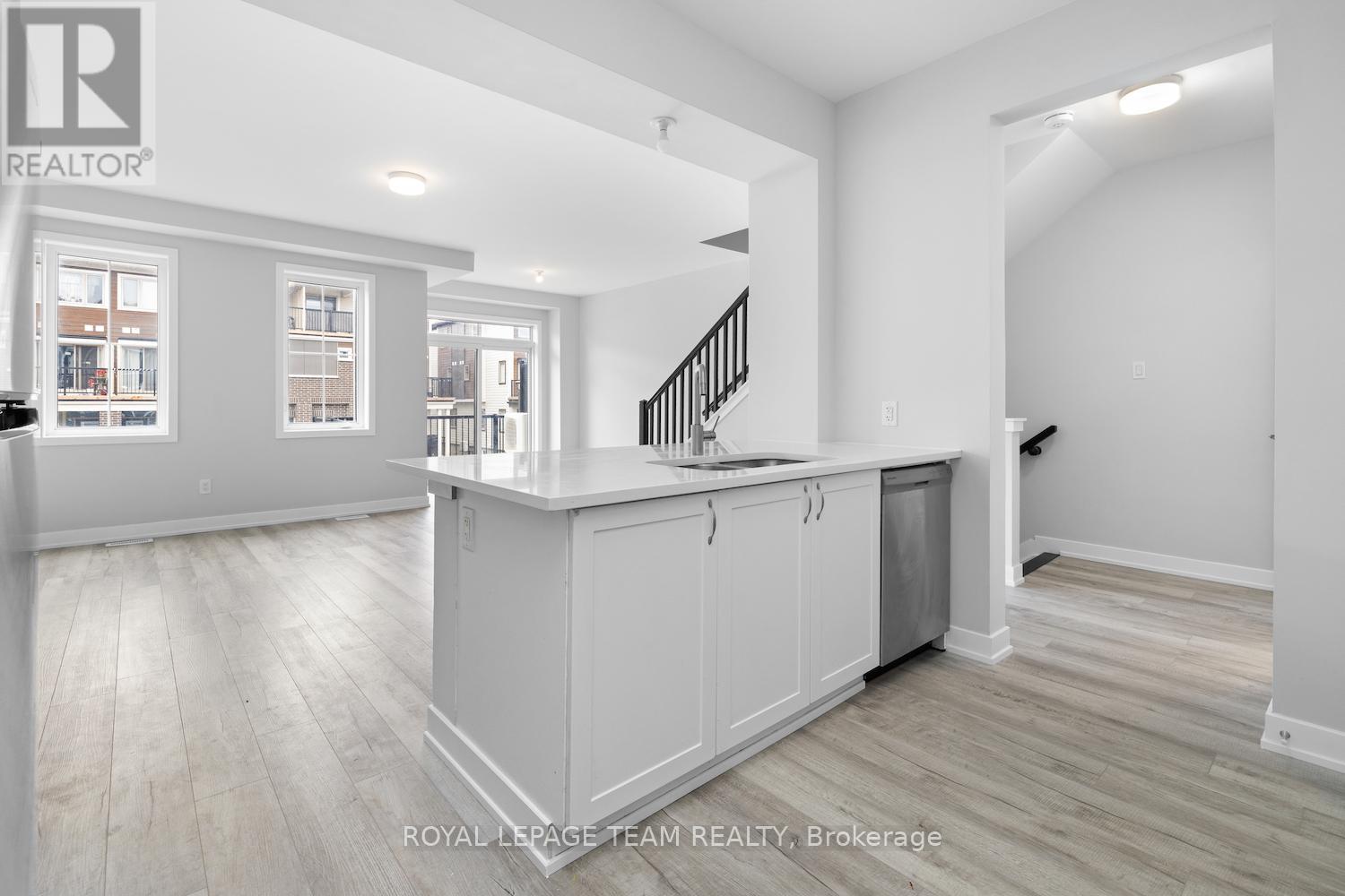 142 Anthracite Private, Ottawa, Ontario  K2J 7C8 - Photo 8 - X12538174