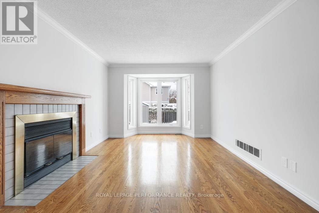 41 Saddle Crescent, Ottawa, Ontario  K1G 5L4 - Photo 13 - X12538252