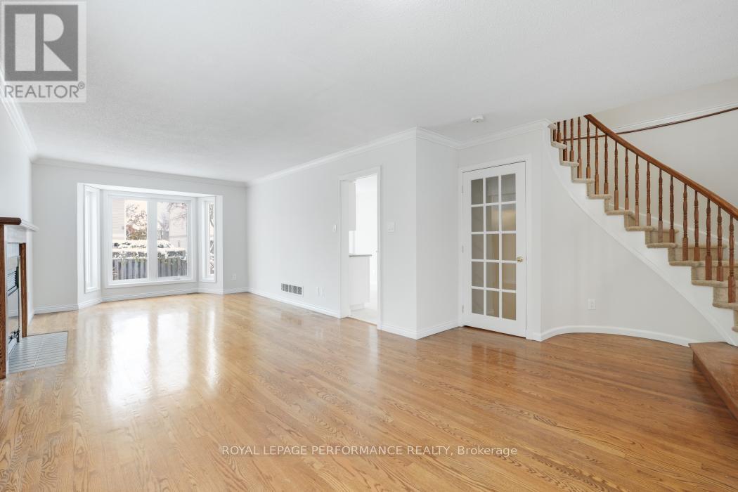 41 Saddle Crescent, Ottawa, Ontario  K1G 5L4 - Photo 14 - X12538252