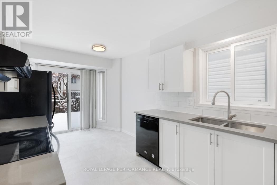 41 Saddle Crescent, Ottawa, Ontario  K1G 5L4 - Photo 15 - X12538252