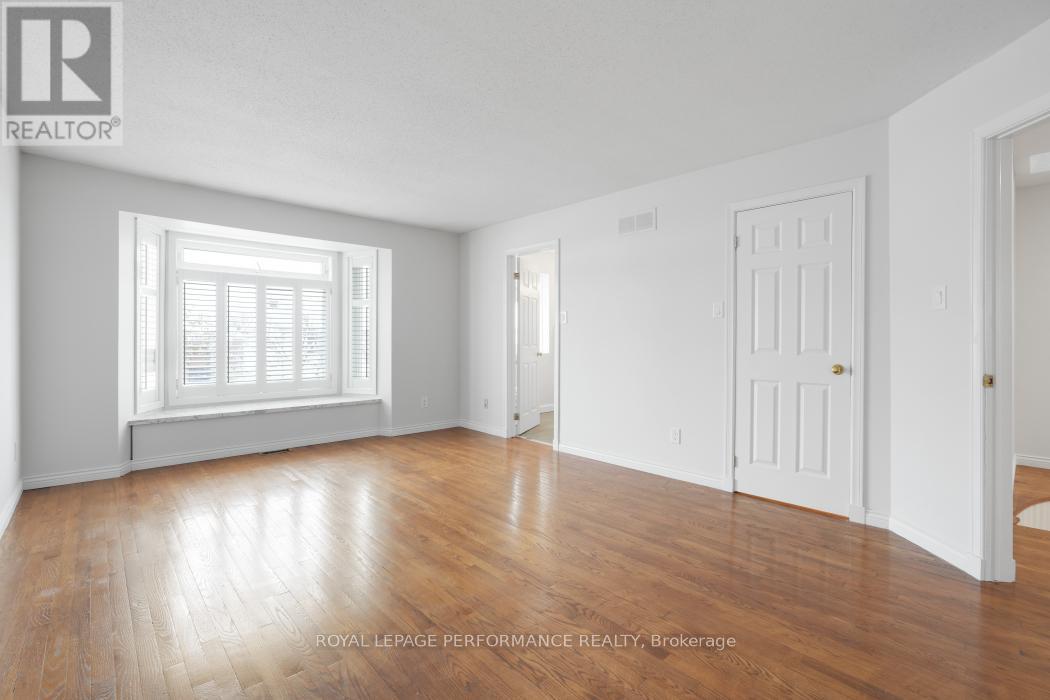 41 Saddle Crescent, Ottawa, Ontario  K1G 5L4 - Photo 21 - X12538252