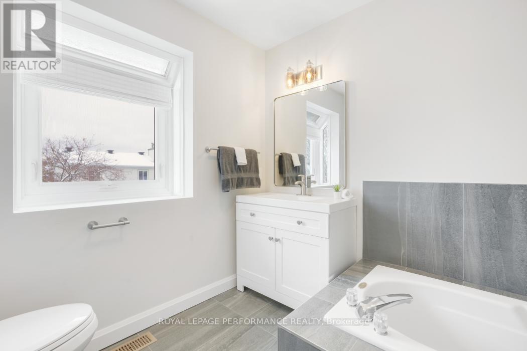 41 Saddle Crescent, Ottawa, Ontario  K1G 5L4 - Photo 24 - X12538252