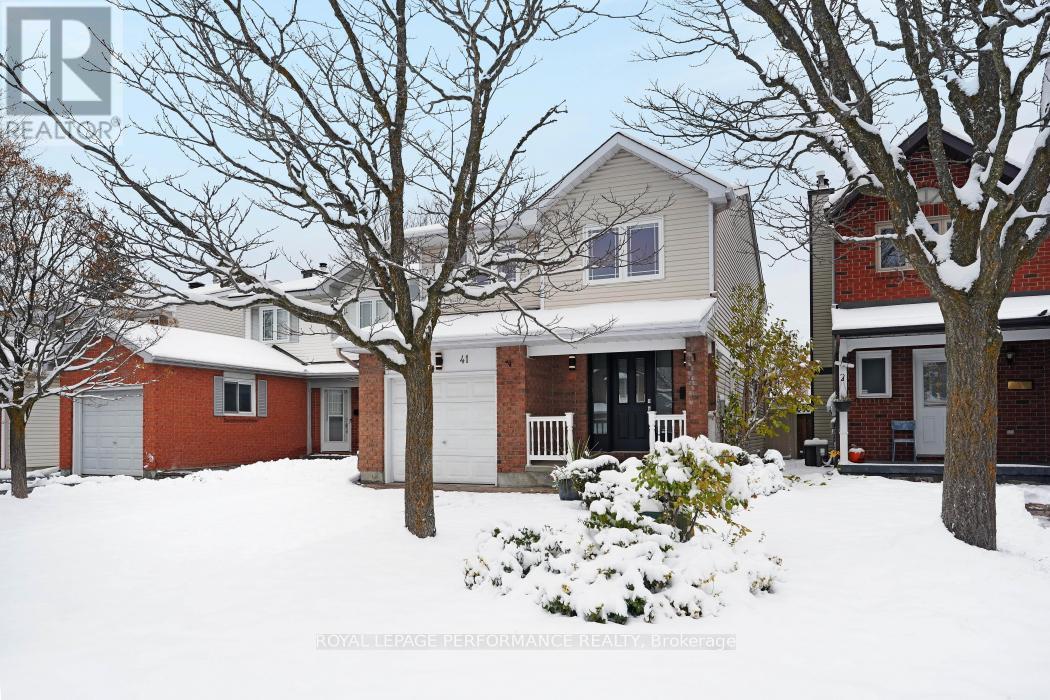 41 Saddle Crescent, Ottawa, Ontario  K1G 5L4 - Photo 3 - X12538252