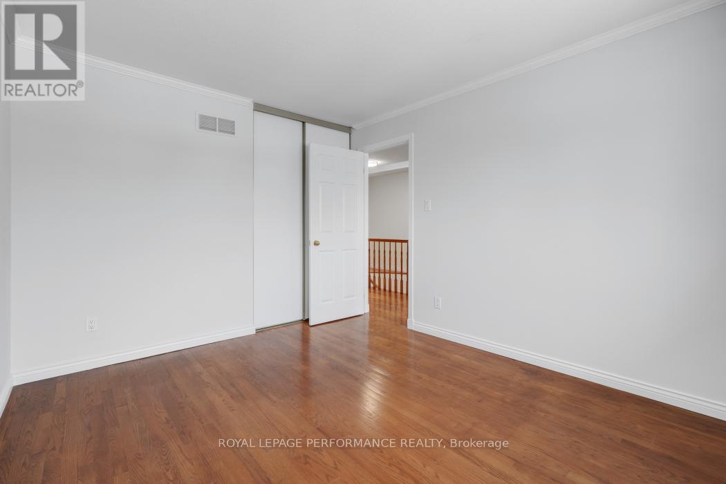 41 Saddle Crescent, Ottawa, Ontario  K1G 5L4 - Photo 30 - X12538252