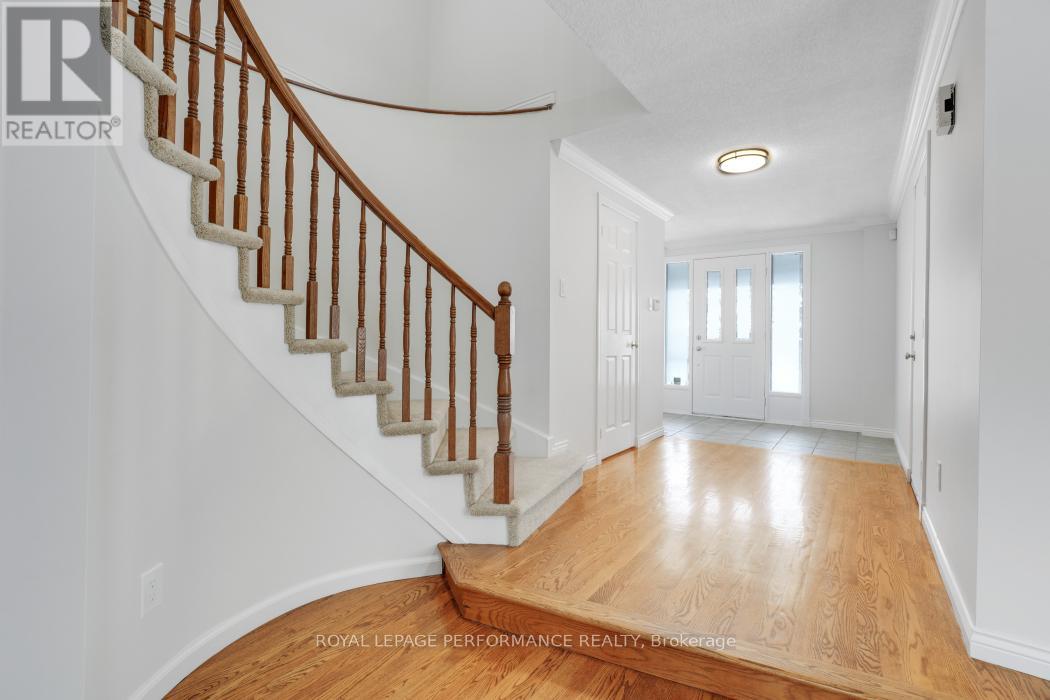 41 Saddle Crescent, Ottawa, Ontario  K1G 5L4 - Photo 7 - X12538252