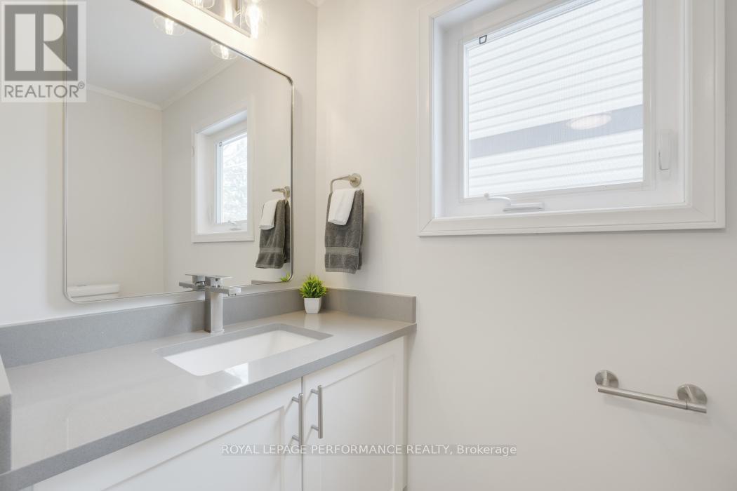 41 Saddle Crescent, Ottawa, Ontario  K1G 5L4 - Photo 8 - X12538252