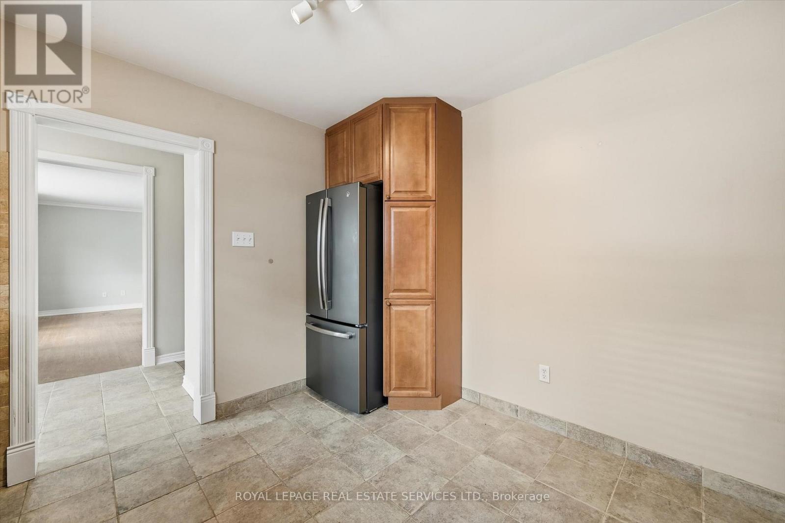 Main Level - 419 Hampton Heath Road, Burlington, Ontario  L7L 4R3 - Photo 16 - W12537882