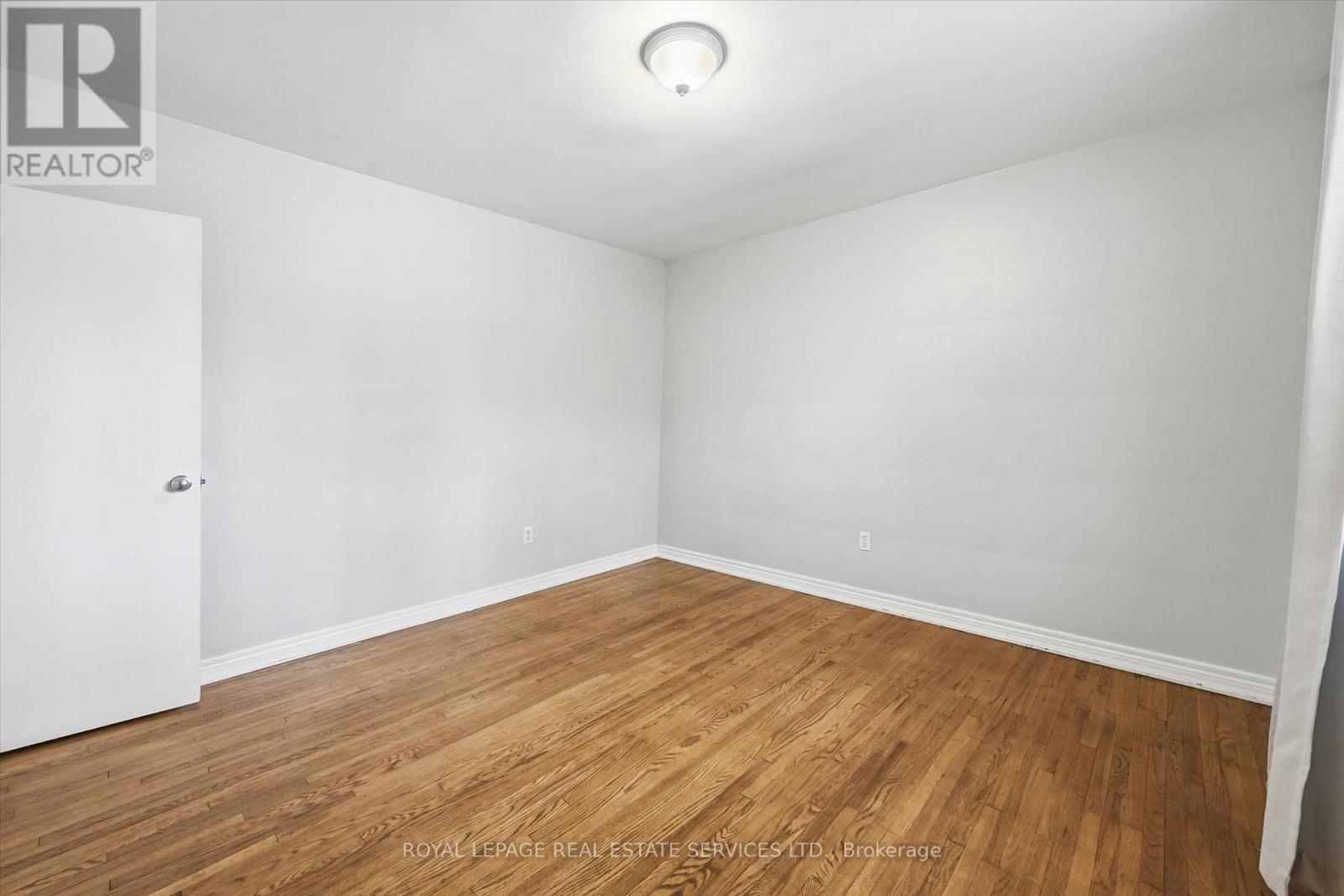 Main Level - 419 Hampton Heath Road, Burlington, Ontario  L7L 4R3 - Photo 20 - W12537882