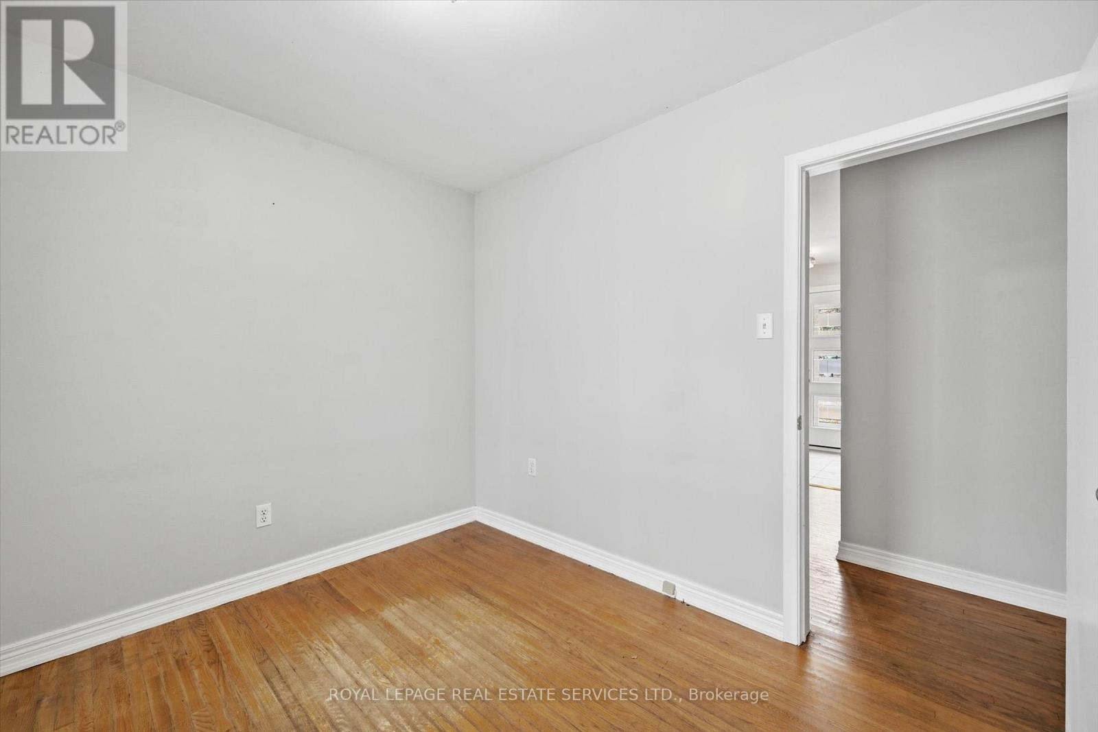 Main Level - 419 Hampton Heath Road, Burlington, Ontario  L7L 4R3 - Photo 23 - W12537882