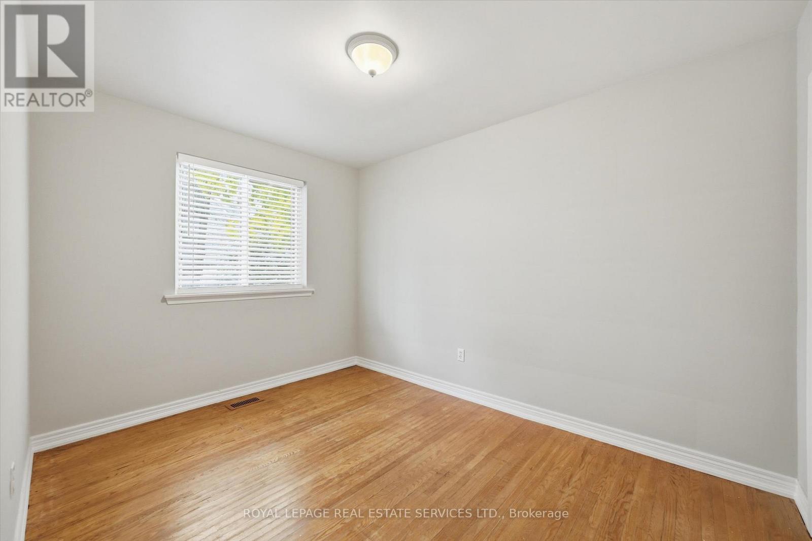 Main Level - 419 Hampton Heath Road, Burlington, Ontario  L7L 4R3 - Photo 26 - W12537882