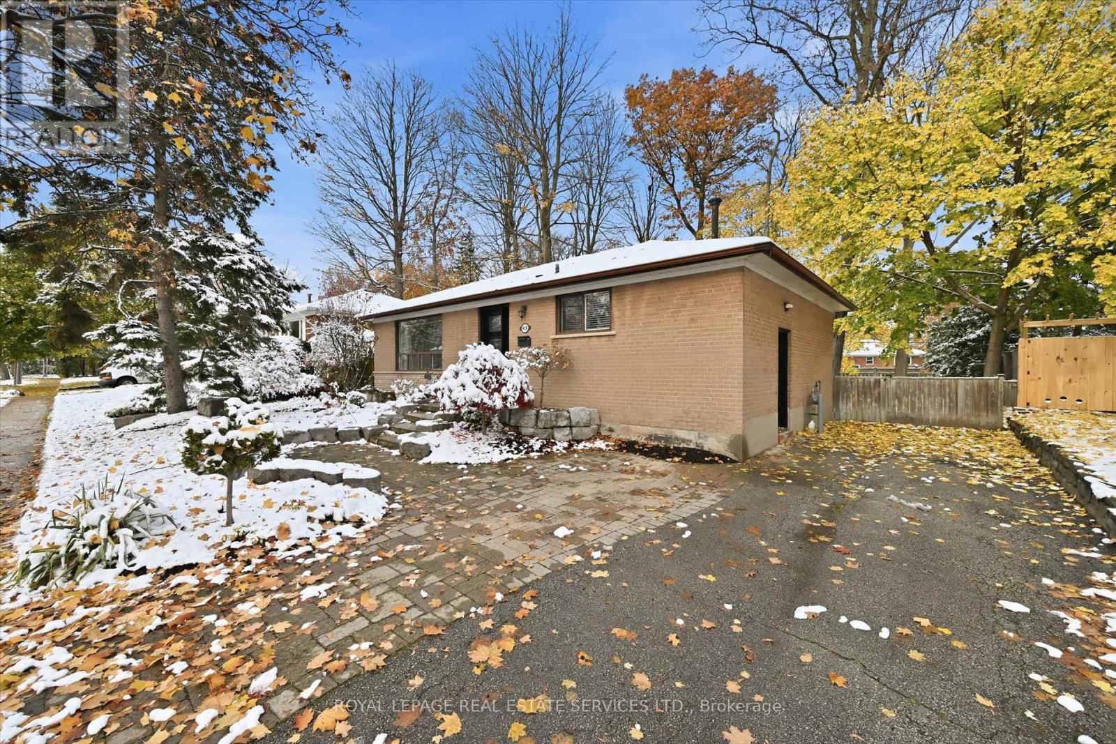 Main Level - 419 Hampton Heath Road, Burlington, Ontario  L7L 4R3 - Photo 3 - W12537882