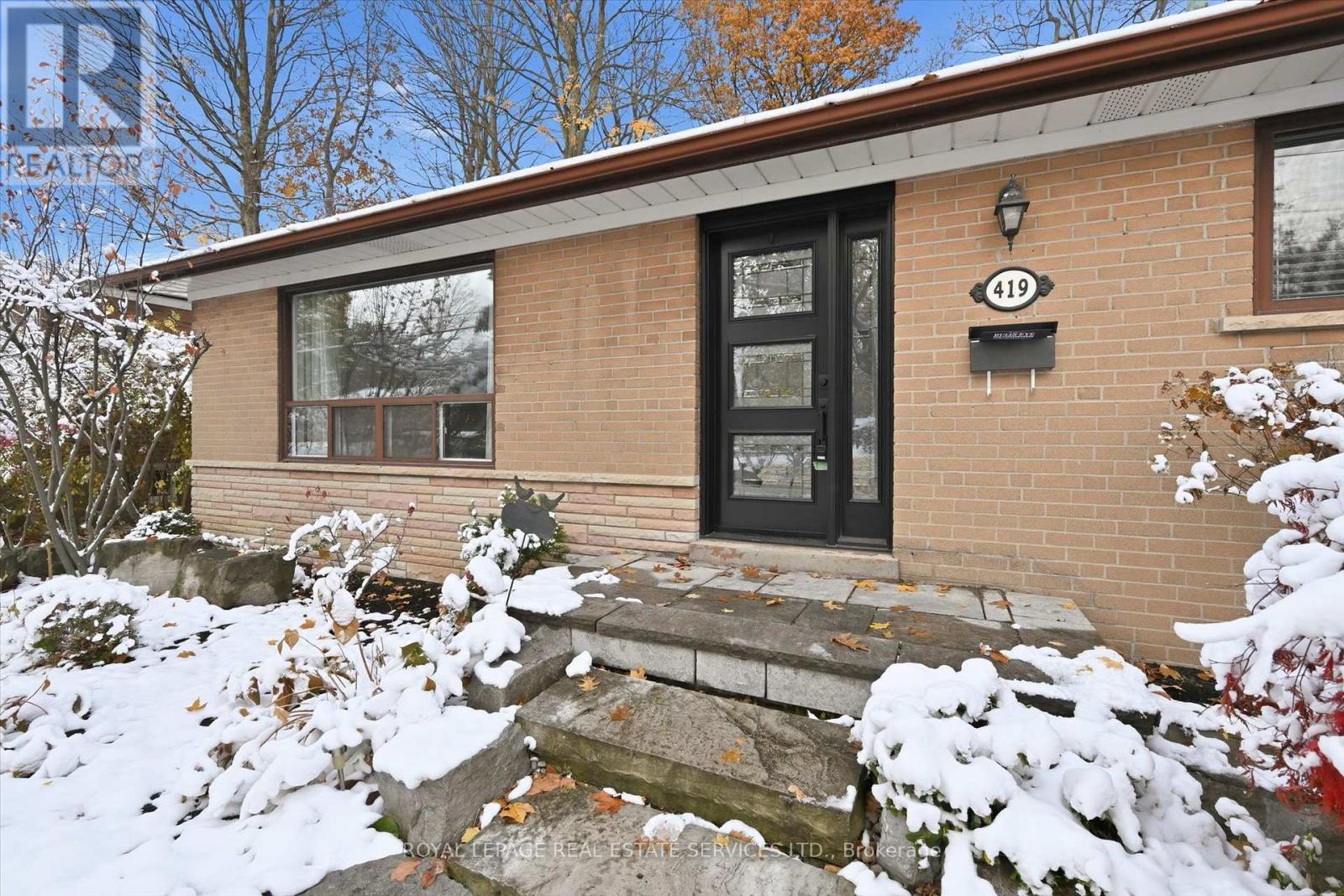 Main Level - 419 Hampton Heath Road, Burlington, Ontario  L7L 4R3 - Photo 5 - W12537882