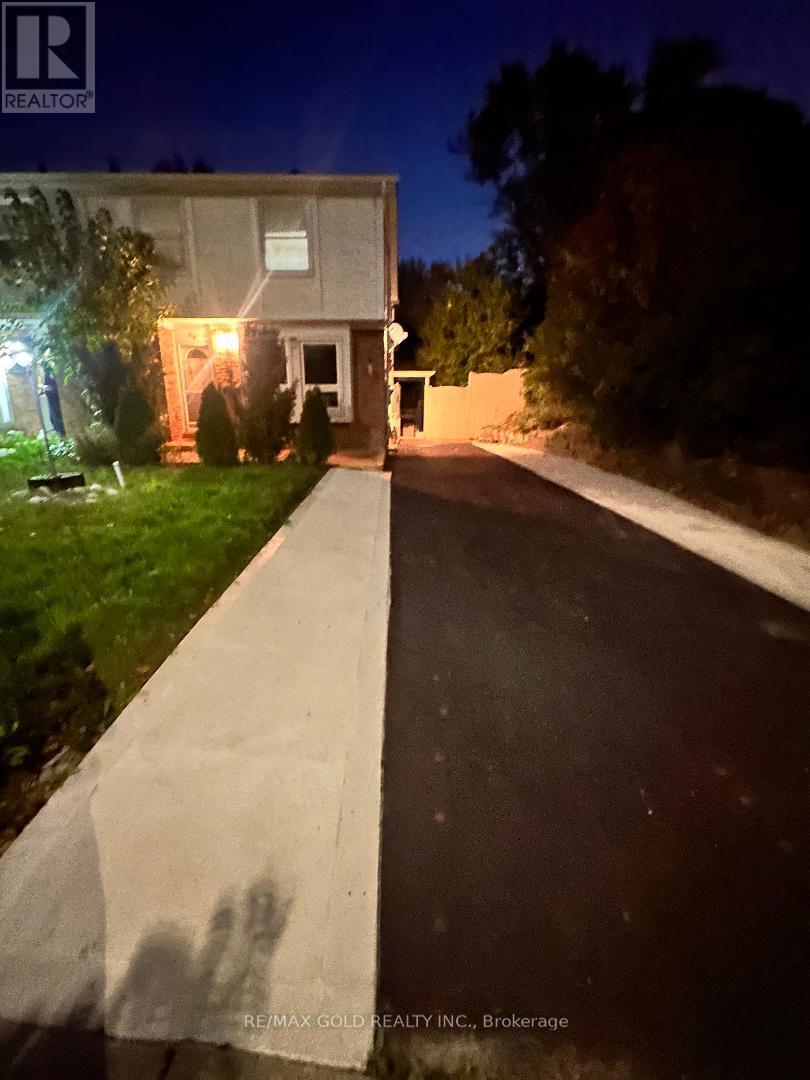 BASEMENT - 98 CENTRE STREET N, Brampton, Ontario