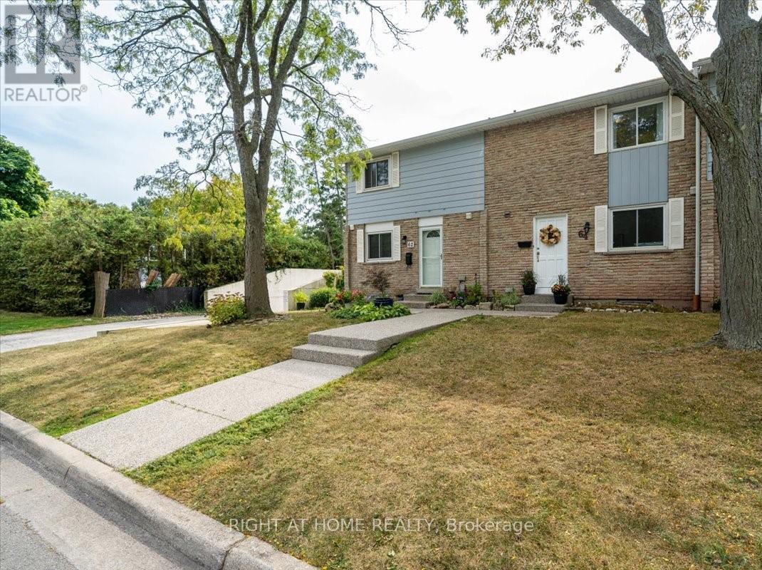 64 WORTHINGTON DRIVE, Oakville, Ontario