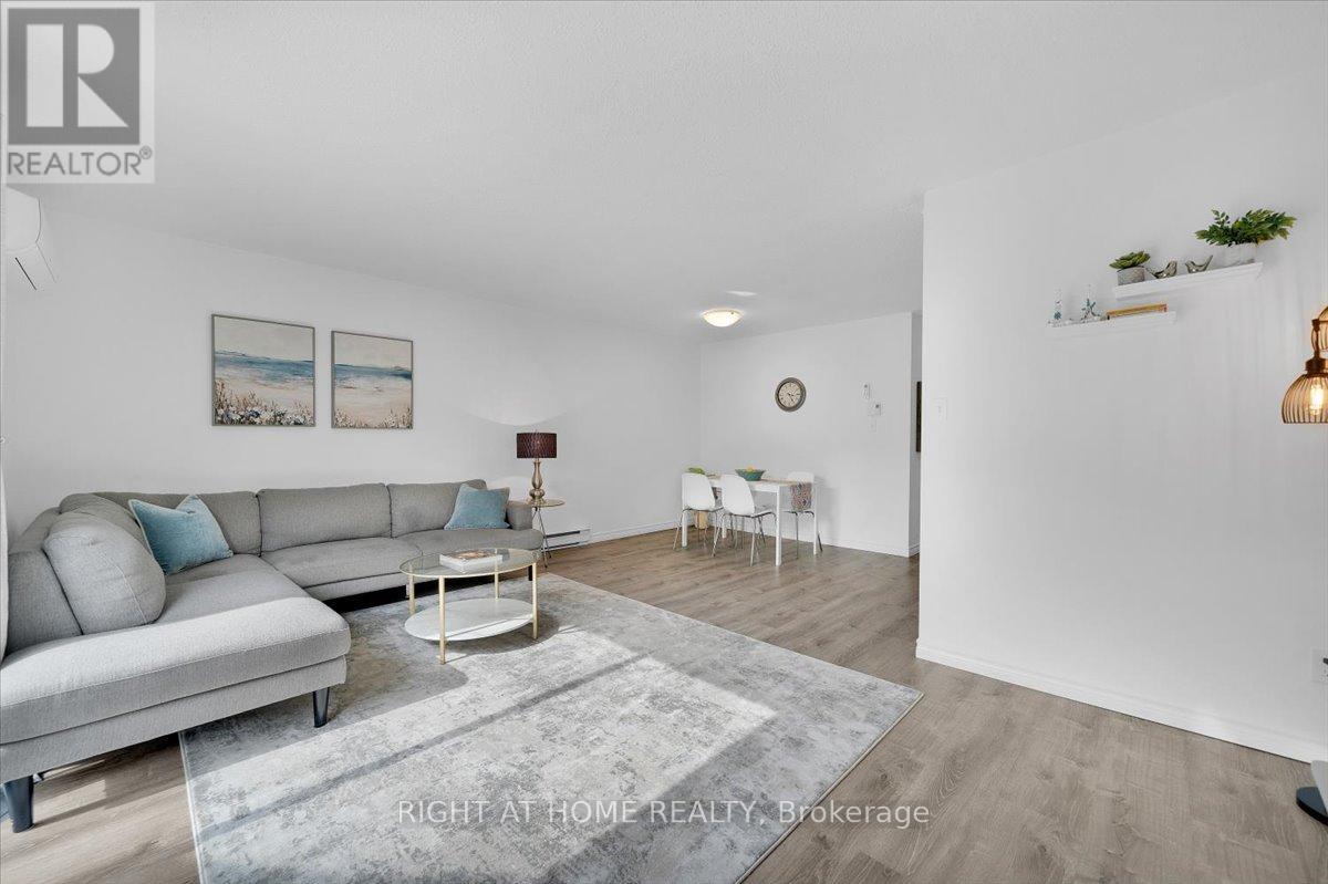 64 Worthington Drive, Oakville, Ontario  L6L 1C9 - Photo 11 - W12537890