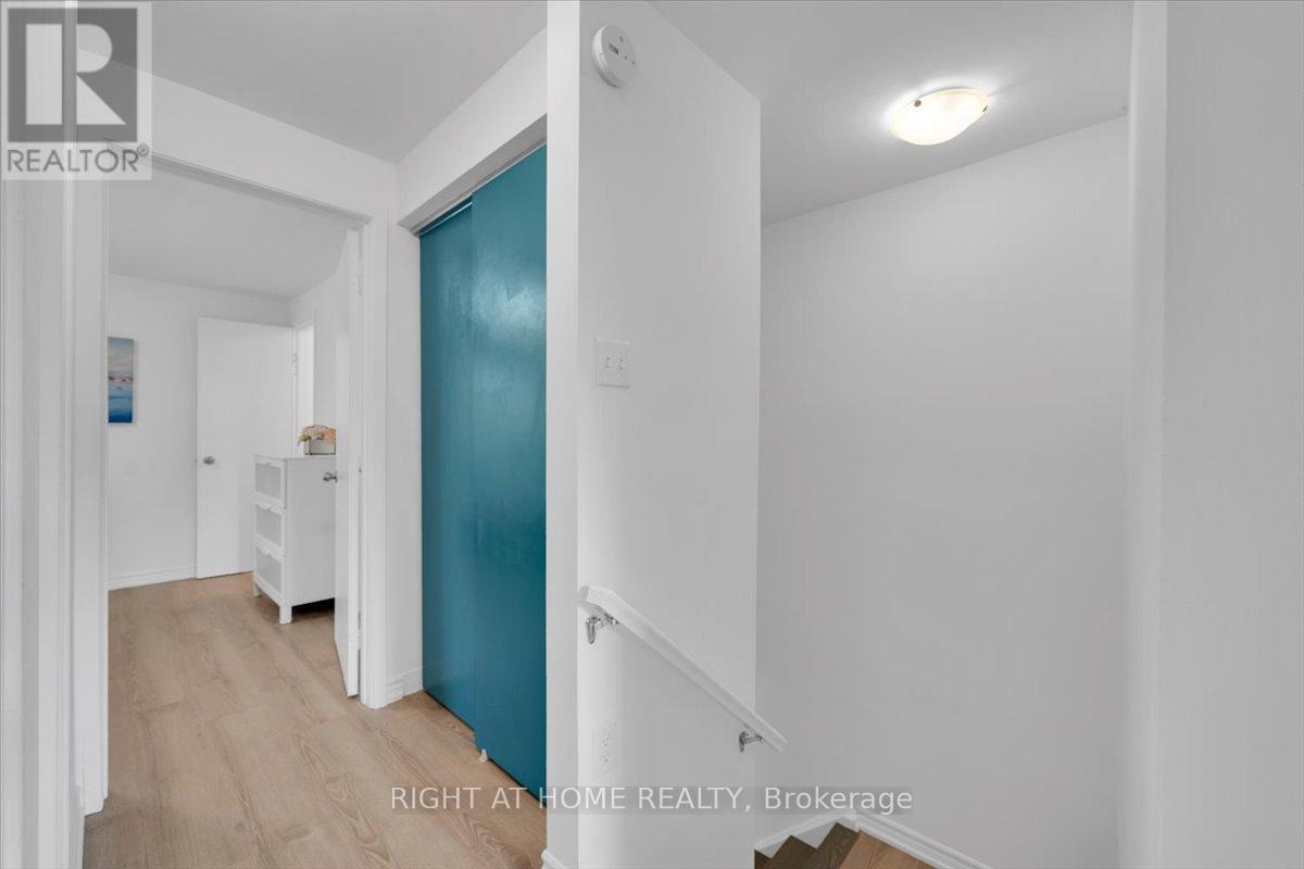 64 Worthington Drive, Oakville, Ontario  L6L 1C9 - Photo 16 - W12537890