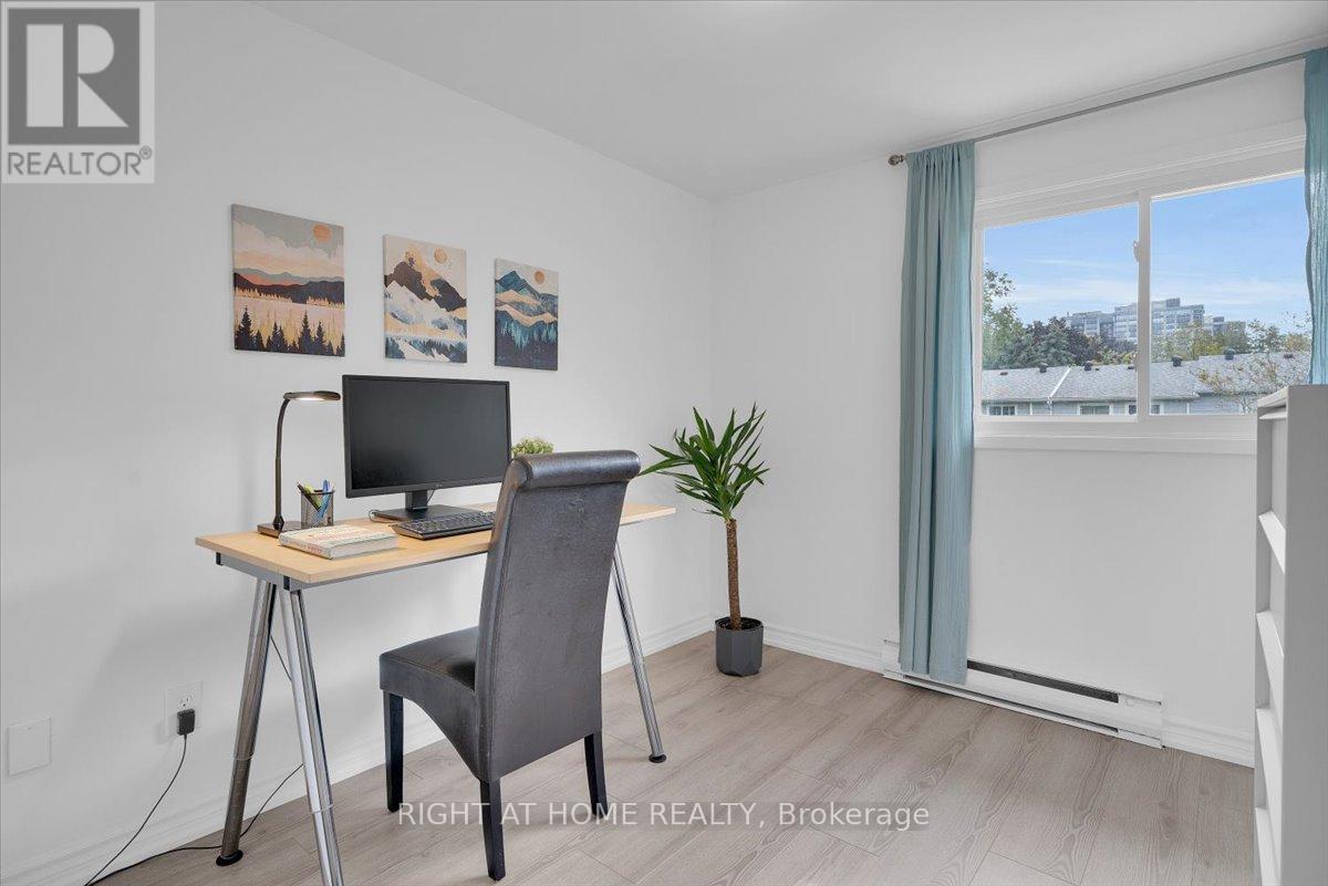 64 Worthington Drive, Oakville, Ontario  L6L 1C9 - Photo 17 - W12537890