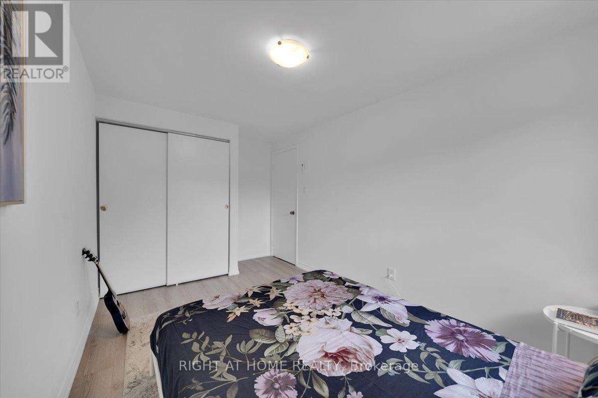 64 Worthington Drive, Oakville, Ontario  L6L 1C9 - Photo 22 - W12537890