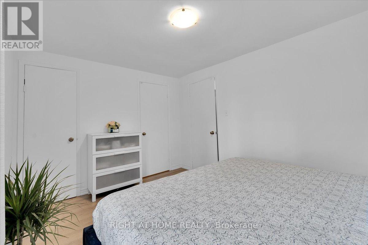 64 Worthington Drive, Oakville, Ontario  L6L 1C9 - Photo 24 - W12537890