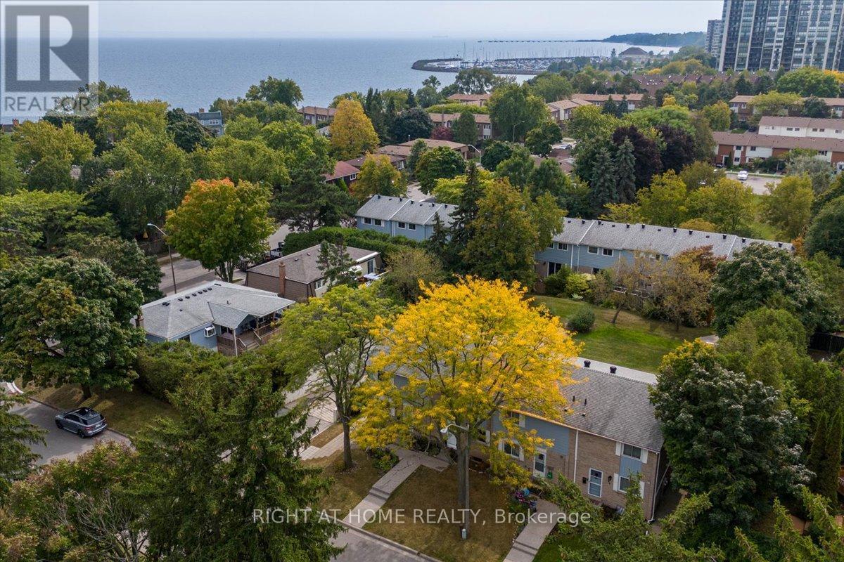 64 Worthington Drive, Oakville, Ontario  L6L 1C9 - Photo 30 - W12537890