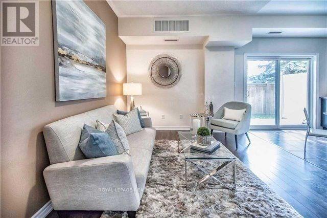 140 - 570 Lolita Gardens, Mississauga, Ontario  L5A 0A1 - Photo 10 - W12537902