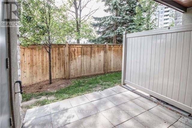 140 - 570 Lolita Gardens, Mississauga, Ontario  L5A 0A1 - Photo 17 - W12537902