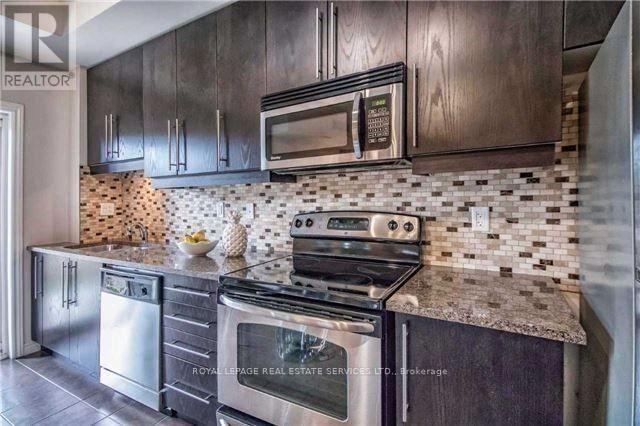 140 - 570 Lolita Gardens, Mississauga, Ontario  L5A 0A1 - Photo 6 - W12537902