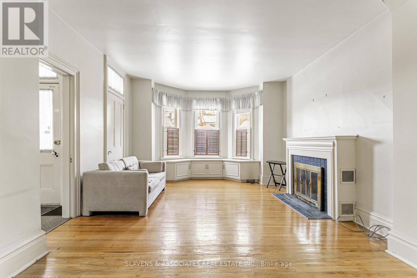 49 Queens Drive, Toronto, Ontario  M9N 2H3 - Photo 13 - W12537938