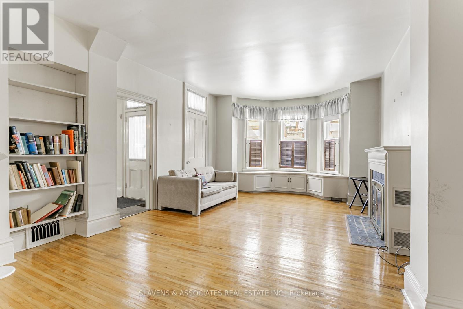 49 Queens Drive, Toronto, Ontario  M9N 2H3 - Photo 14 - W12537938