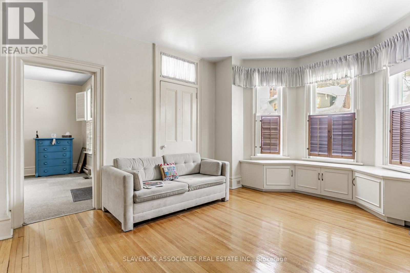 49 Queens Drive, Toronto, Ontario  M9N 2H3 - Photo 15 - W12537938