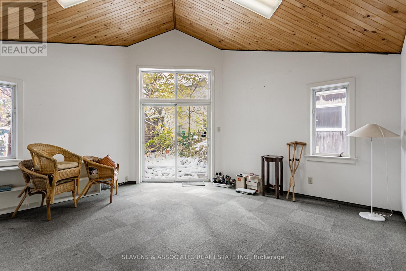 49 Queens Drive, Toronto, Ontario  M9N 2H3 - Photo 18 - W12537938