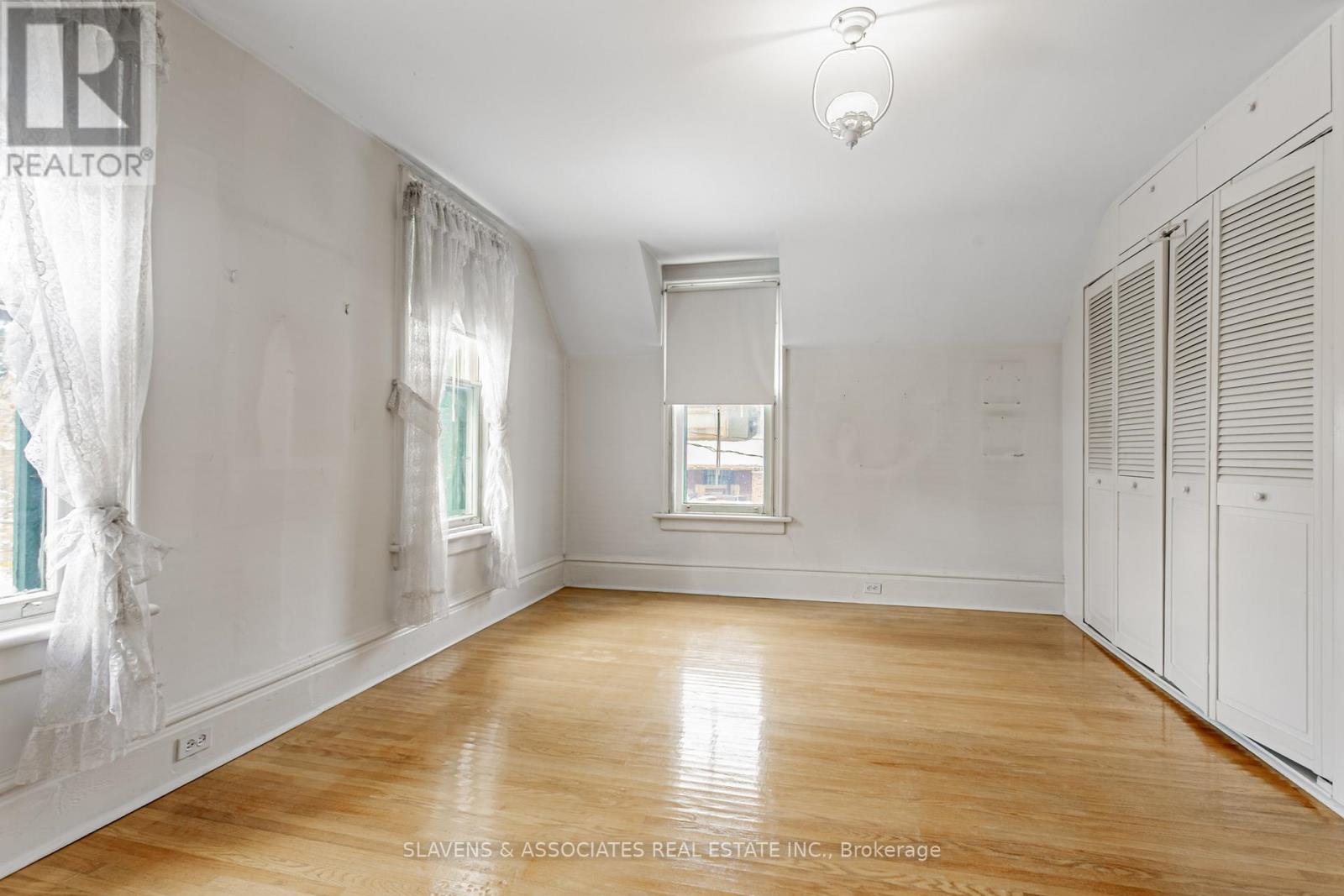 49 Queens Drive, Toronto, Ontario  M9N 2H3 - Photo 24 - W12537938