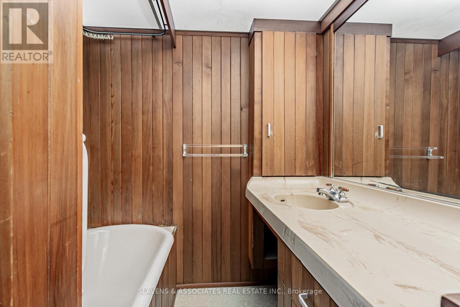 49 Queens Drive, Toronto, Ontario  M9N 2H3 - Photo 29 - W12537938