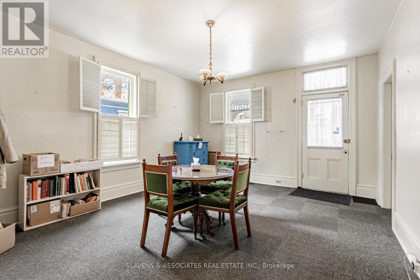 49 Queens Drive, Toronto, Ontario  M9N 2H3 - Photo 4 - W12537938